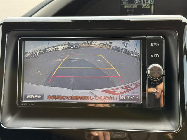 【バックカメラ】駐車時に後方がリアルタイム映像で確認できます。大型商業施設や立体駐車場での駐車時や、夜間のバック時に大活躍！運転スキルに関わらず、今や必須となった装備のひとつです！