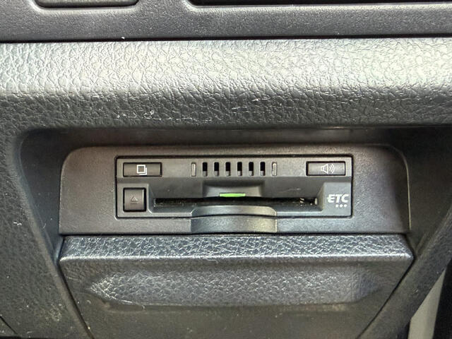 【ETC】高速道路の料金所をストレスなく通過！話題のスポットやサービスエリアに多い「スマートIC」利用時は必須のアイテムです。当店でセットアップを実施、ご納車当日からすぐにご利用いただけます！