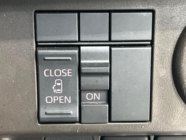 【パワースライドドア】スマートキーや運転席のスイッチでスライドドアの開閉が可能♪電動だから力を入れてドアを開ける必要が無く、小さいお子様でも、重い荷物を持っている時もラクに開け閉めできます♪