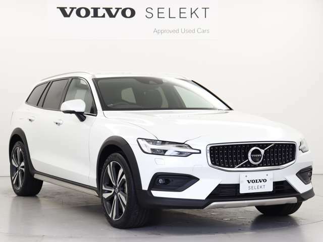 「VOLVO SELEKT CAR]は車歴や走行距離、さらに内外装・機関において、厳格な基準をクリアしたボルボ認定中古車です。