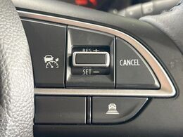 【アダプティブクルーズコントロール】高速道路での長距離走行が楽に！！自動で速度を保つクルーズコントロールが、衝突軽減システムと連携し、前方の車両を感知して車間を保つように速度調節してくれます！！