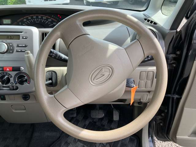 車を操る大事な部分です。安全点検は常に行っております。