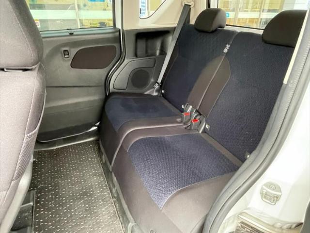 WECARSでは各商談席に大型モニターをご用意しております！見やすい大画面でゆったりと全国の在庫をご覧いただけます！是非ご来店お待ちしております！