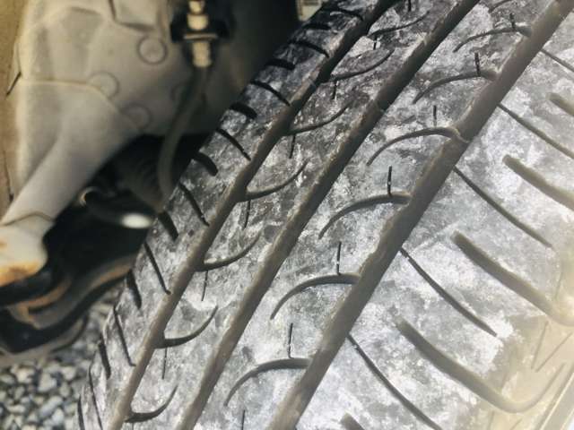 タイヤ・ホイールの画像です。こちらの画像で気になる箇所がございましたら、メールやお電話にてお問い合わせください。