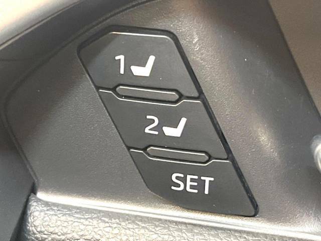 【問合せ：0749-27-4907】【メモリー機能付きパワーシート】ドライバーごとに設定したシート位置を記憶して、ボタン一つで切り替えできる便利な機能！運転する方が複数名いらっしゃるご家庭におすすめ