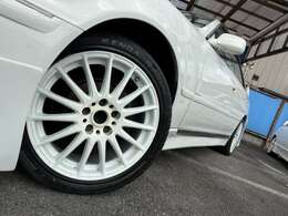 社外です。ホイールはきれいな状態です。