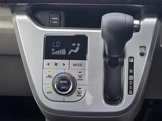 【シフトレバー】シフトも操作しやすく快適なドライブを楽しんでいただけます！