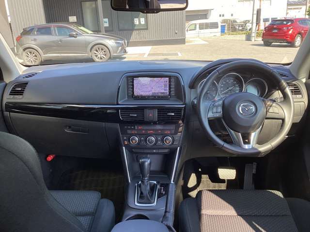 人間工学に基づいて設計されてますので、長時間・長距離を走行しても運転しやすく疲れにくい構造になっています♪
