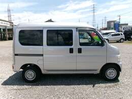 当社では、国土交通省指定民間車検工場が併設されております。国家資格を持ったスタッフが整備・検査させていただきます。