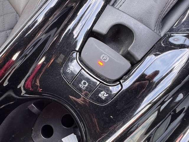 車検整備もお任せ！当店は無駄な部品交換を致しません。使える部品・交換すべき部品をお客様立会いの下わかりやすくご説明させて頂きます！ご納得頂いた上で、交換についてお客様自身で決めて頂き整備を実施します。