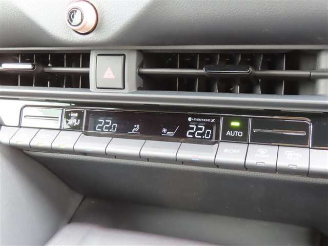 オートエアコンで車内はいつでも快適です♪