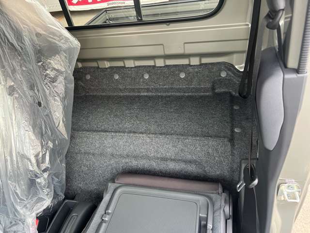 フロアマットも綺麗にクリーニングして納車しております！
