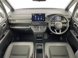 【インパネ全体】全方位で視界が広く、高い目線で運転もしやすいです！