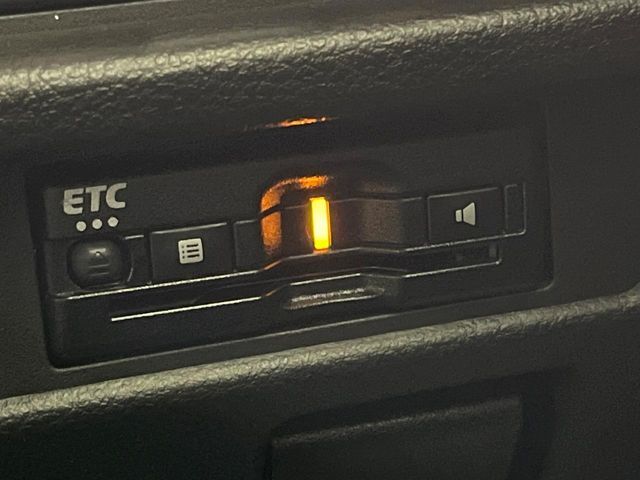 【ETC】高速道路の料金所をストレスなく通過！話題のスポットやサービスエリアに多い「スマートIC」利用時は必須のアイテムです。当店でセットアップを実施、ご納車当日からすぐにご利用いただけます！