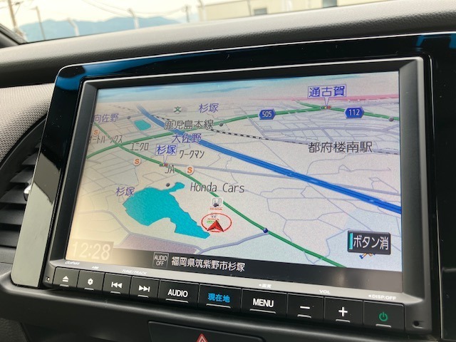 ナビゲーションを装備しているので、知らない道でも安心です♪
