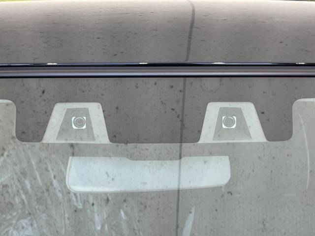 【スズキ　セーフティサポート】走行中に前方の車両等を認識し、衝突しそうな時は警報とブレーキで衝突回避と被害軽減をアシスト。より安全にドライブをお楽しみいただけます。