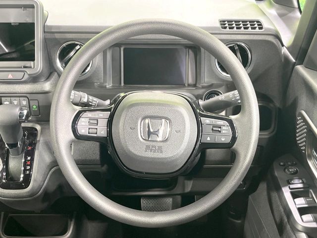 ステアリングも使用感が少なく、きれいな状態となっております♪