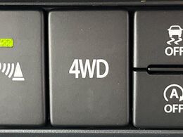 4WDのお車ですので、雪道でも安心です♪降雪地地域にお住まいの方以外にも、ウィンタースポーツが趣味の方や降雪地域へ帰省される機会がある方にもおすすめ！