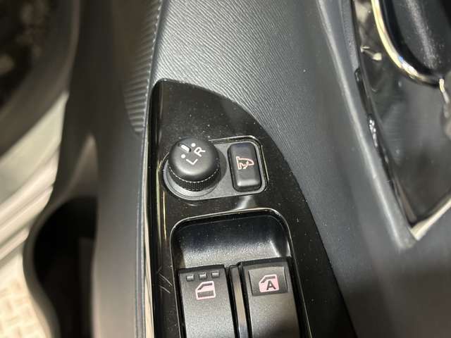 納車前にはスタッフによってピカピカに仕上げてご納車致します。オプションでガラスコーティングなどオススメ品も格安で承ります！