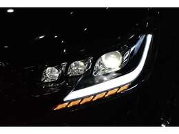 ☆LEDファイバーヘッドライト（流れるウインカー付）装備車！【LEDファイバーヘッドライトはハロゲンライトに比べ夜間の視認性にとても優れており、快適かつ安全なカーライフをお楽しみ頂けると思います！】☆