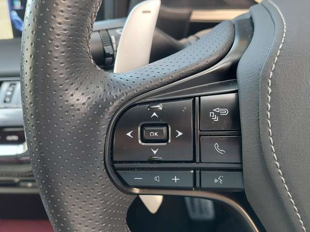 【運転席操作部】『運転席周辺の装備』の画像になります。快適なドライブを楽しむための機能が装備されています！運転席から触れるので使いやすいです！