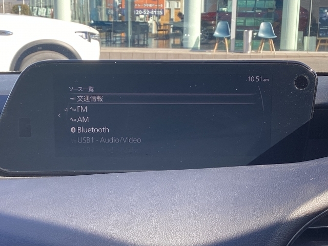 Bluetoothに接続することで、スマートフォンに入っている音楽アプリを車内で楽しめたり、通話が出来ます♪