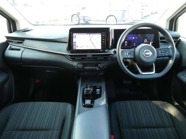 e-POWER搭載で、走り出しも坂もカーブも、気持ちよく”スーン”と走り抜ける。コンパクトだけど広い。ロングドライブもラクラク。ノートは毎日のワクワクをもっと加速させます！！