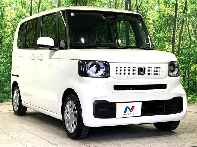 大好評のボディコーティング「弾スプラッシュコート」もご納車までに施工可能。通常のガラスコートと異なる、耐久年数6年の無機質ガラスコーティングが、ボディをキレイな状態に保ってくれます。