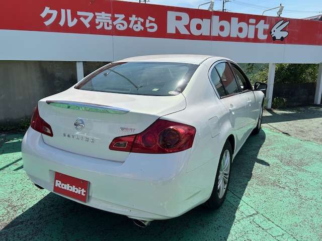 営業時間10時～18時30分　火曜日定休日　お気軽にお問い合わせ下さい　0120-822-533