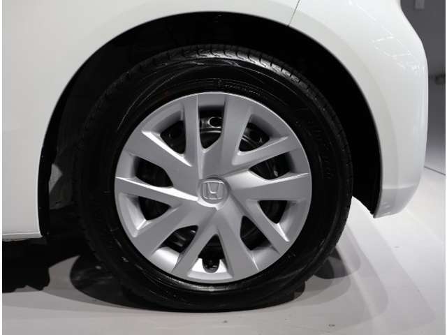 ◆純正のホイールキャップです！純正のいいところは車のデザインに合わせてデザインされていますので、相性がよく見た目もイイです！◆