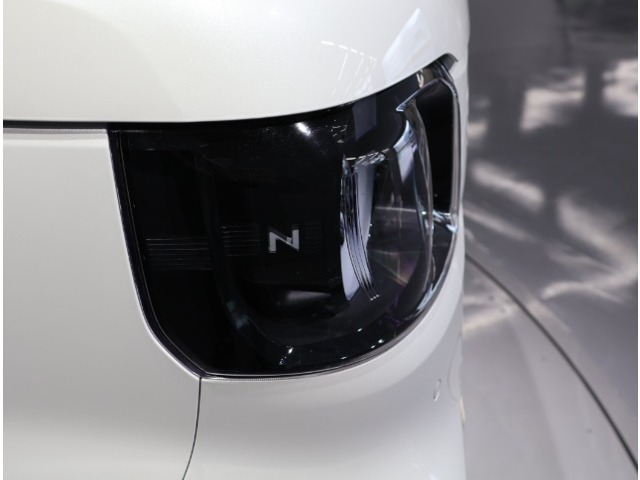 ライト横にはさり気なくNのワンポイント♪かわいいですね！