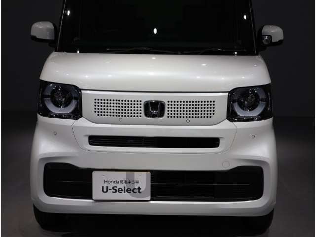 【衝突安全ボディ】万が一の衝突の際、衝突のエネルギーを分散させて生存空間（室内空間）を確保。乗っている人をしっかり守ります！※性能には限度がございますので安全運転を心がけてください。