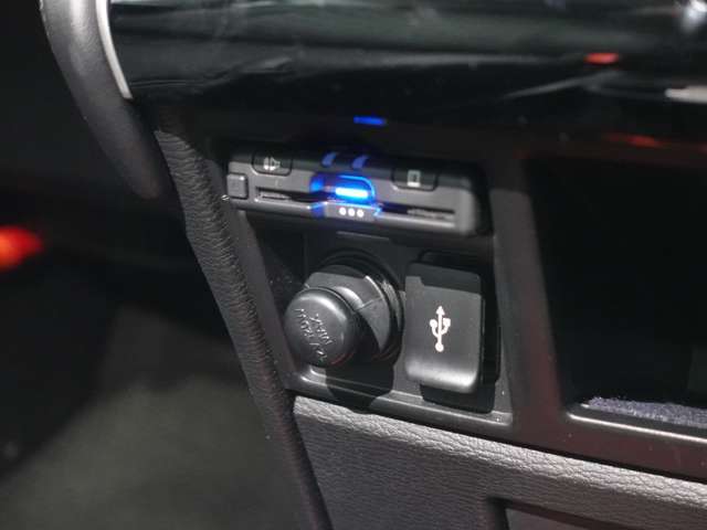 もちろんETC車載器もついてます