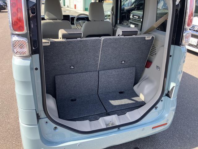 すべて倒すとさらに広い荷室になります。