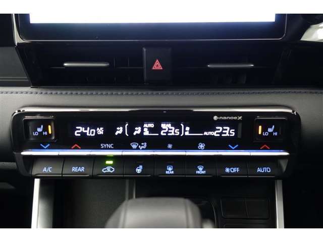 ★エアコンはオートタイプが装着済みです！オートモードにしておけば、車内温度を設定するだけで風の料や吹き出し口の切り替えを機械が行ってくれます！一年中快適な環境を作れますよ♪