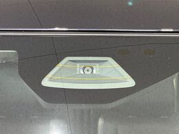【スズキ　セーフティサポート】走行中に前方の車両等を認識し、衝突しそうな時は警報とブレーキで衝突回避と被害軽減をアシスト。より安全にドライブをお楽しみいただけます。