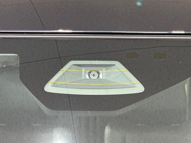 【スズキ　セーフティサポート】走行中に前方の車両等を認識し、衝突しそうな時は警報とブレーキで衝突回避と被害軽減をアシスト。より安全にドライブをお楽しみいただけます。