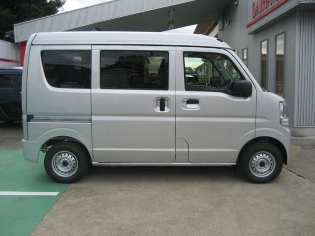 両側スライドドア