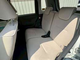 【車内清掃】お客様に気持ちよく見て頂けるよう展示車両は常に綺麗に仕上げております！