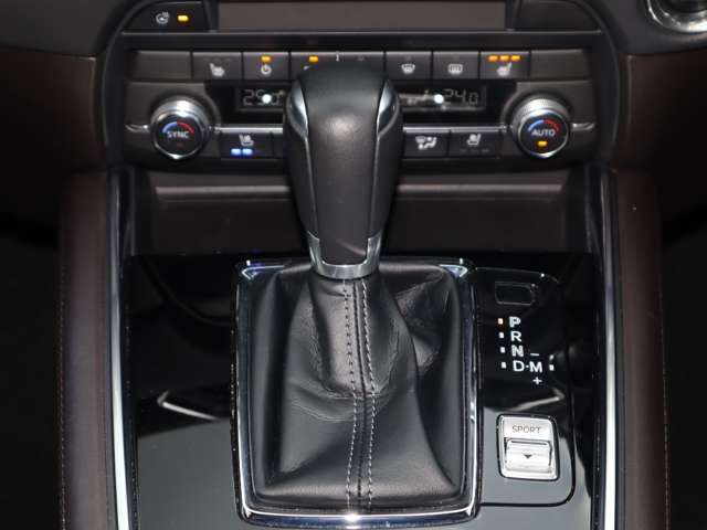 DCT、CVT、従来型のATなど、すべてのトランスミッションの利点を集約し、ロックアップ領域を大幅に拡大し伝達効率の向上とマニュアルトランスミッションのようなダイレクト感を実現した自社製ATです。