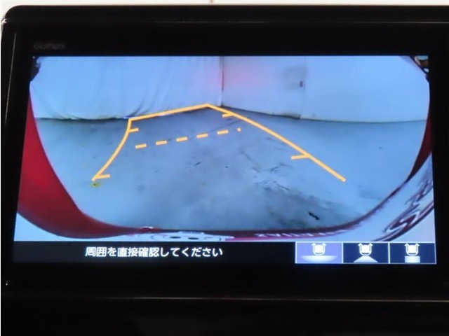 バックモニターを装備しております。