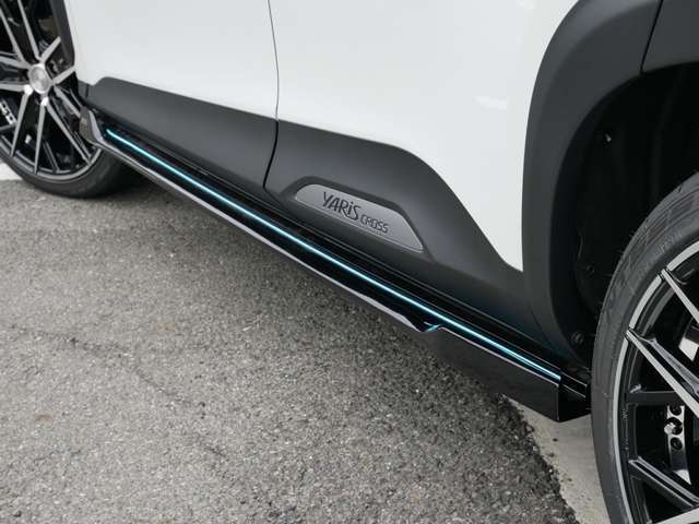 ドアを開ければ異次元へのドライブが始まる予感を思わせる幻想的なLEDライナーは、運転する楽しさに加えて鑑賞する楽しさをオーナー様にご提供いたします。