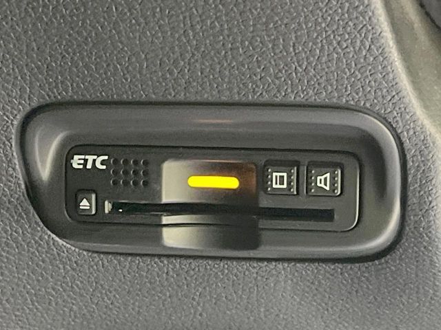 【ETC】高速道路の料金所をストレスなく通過！話題のスポットやサービスエリアに多い「スマートIC」利用時は必須のアイテムです。当店でセットアップを実施、ご納車当日からすぐにご利用いただけます！