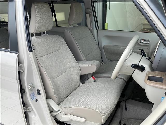【運転席】座り心地が良いシートなので長時間の運転でも快適にお過ごしいただけます。新品のフロアマットのご注文も可能です。掲載箇所以外にご希望の写真がございましたらお気軽にお問い合わせ下さい。