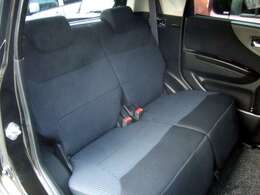 もちろん全車整備渡し！リヤシートもかなり使えます☆　天井も高く快適です☆