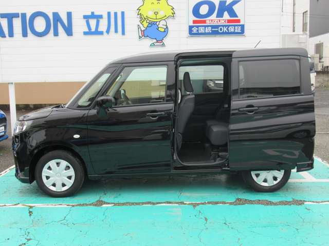 当社の中古車は全車両整備付価格です。別途、整備料金をいただくことはございませんのでご安心ください。全社オイル、オイルフィルターの交換はもちろんのこと、必要と判断された消耗品は交換させていただきます