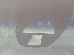 【シティブレーキアクティブシステム】低速走行中に前方の車両等を認識し、衝突しそうな時は警報とブレーキで衝突回避と被害軽減をアシスト。より安全にドライブをお楽しみいただけます。