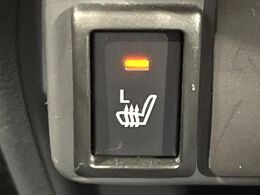 【シートヒーター】寒い日に重宝するシートヒーター！エアコンより早く温まってくれるので寒がりの人も安心ですね♪エアコンの温風は乾燥するから苦手、という方にもをおすすめです。