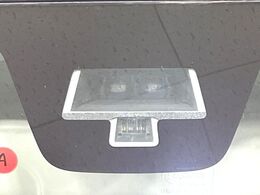 【レーダーブレーキサポート】走行中に前方の車両等を認識し、衝突しそうな時は警報とブレーキで衝突回避と被害軽減をアシスト。より安全にドライブをお楽しみいただけます。