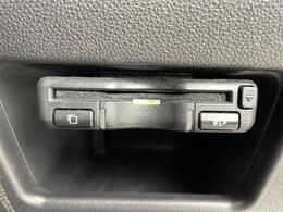 【ETC】有料道路を利用する際に料金所で停止することなく通過できる、ETC車載器（ノンストップ自動料金収受システム機器）が装備されています。セットアップを行うことで利用可能になります。